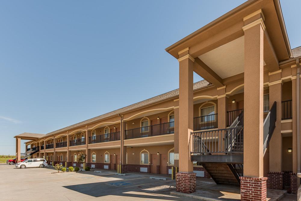Executive Inn & Suites Cushing Esterno foto