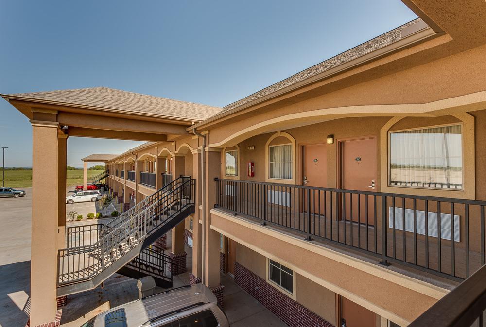 Executive Inn & Suites Cushing Esterno foto